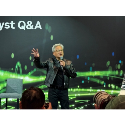 黃仁勳2025.jpg